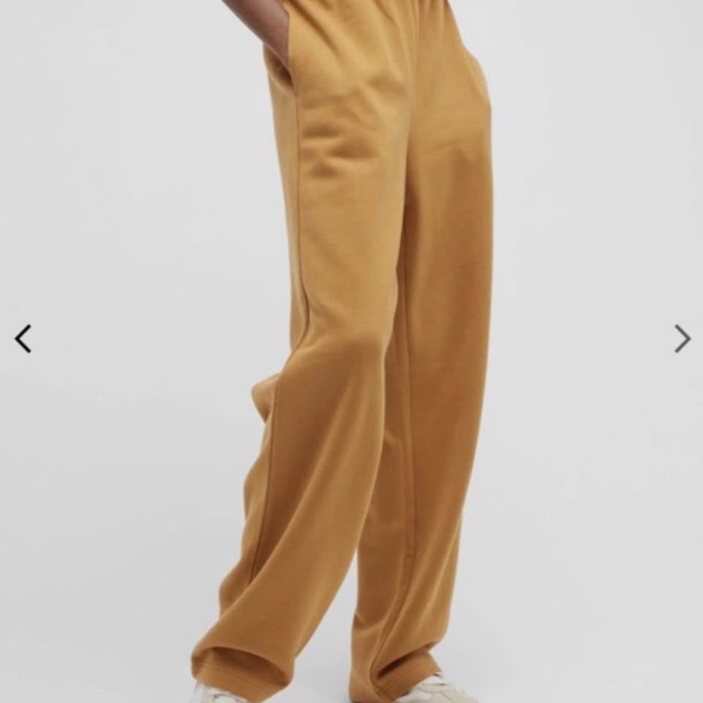 Alo Yoga ACCOLADE STRAIGHT LEG SWEATPANT